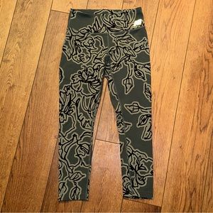 New Balance Cropped Leggings